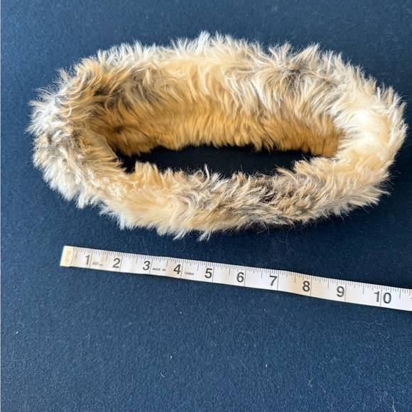 Headed to the snow? Need to stay cozy and get it quick? I ship ASAP! Zoom in👀 - Picture 9 of 15